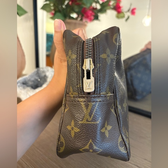 Louis Vuitton Monogram Toiletry Bag - Picture 6 of 11